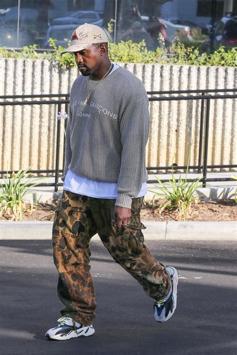 yeezy wave runner 700 outfit